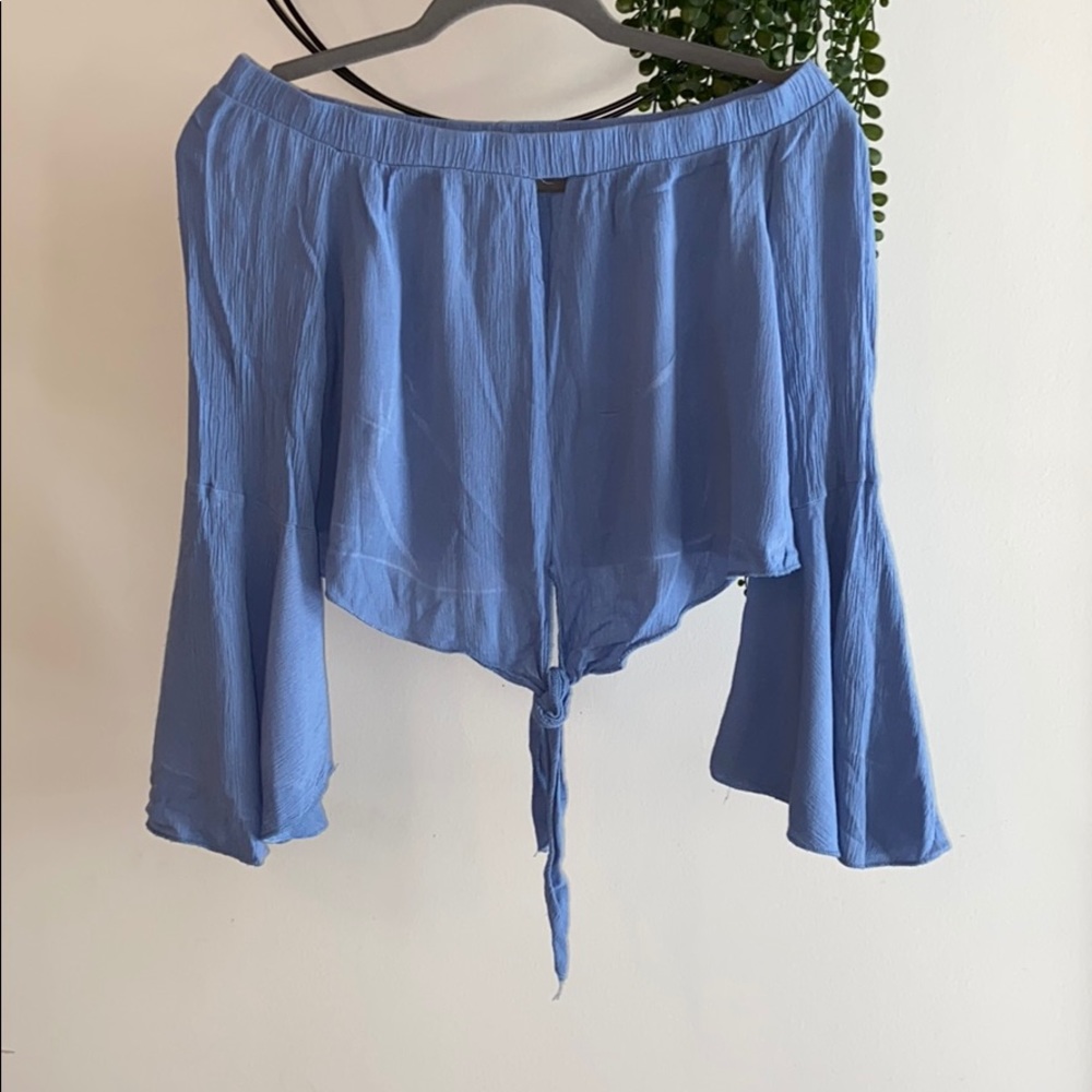Over the shoulder flow crop top